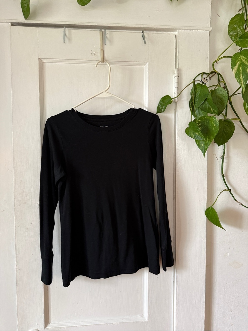 Women's Black Long-Sleeve Crewneck Top MOSSIMO size M
